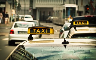 taxi's in een grote stad